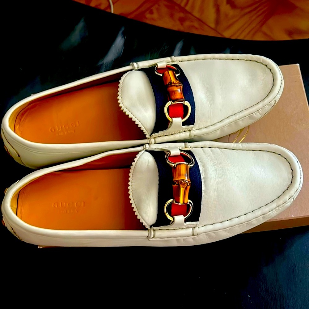 Gucci moccasins woman barely used.  Like new